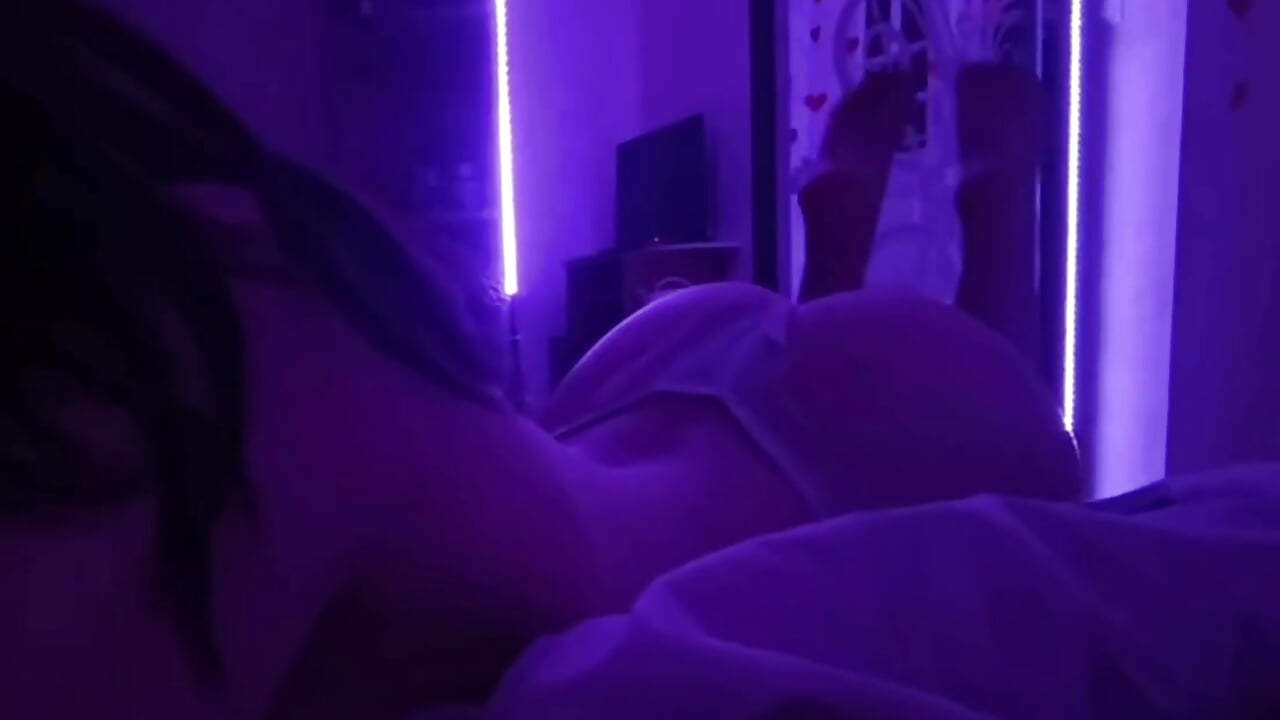 My juicy ass - video của người mẫu cam Yzi