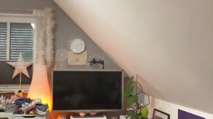 Naked doggy + squiffen – video od webkamerové modelky EmmiPemmi