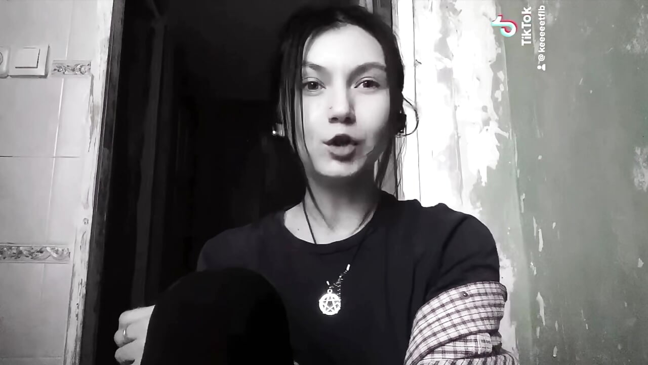 lips - video by EstherKiester cam model