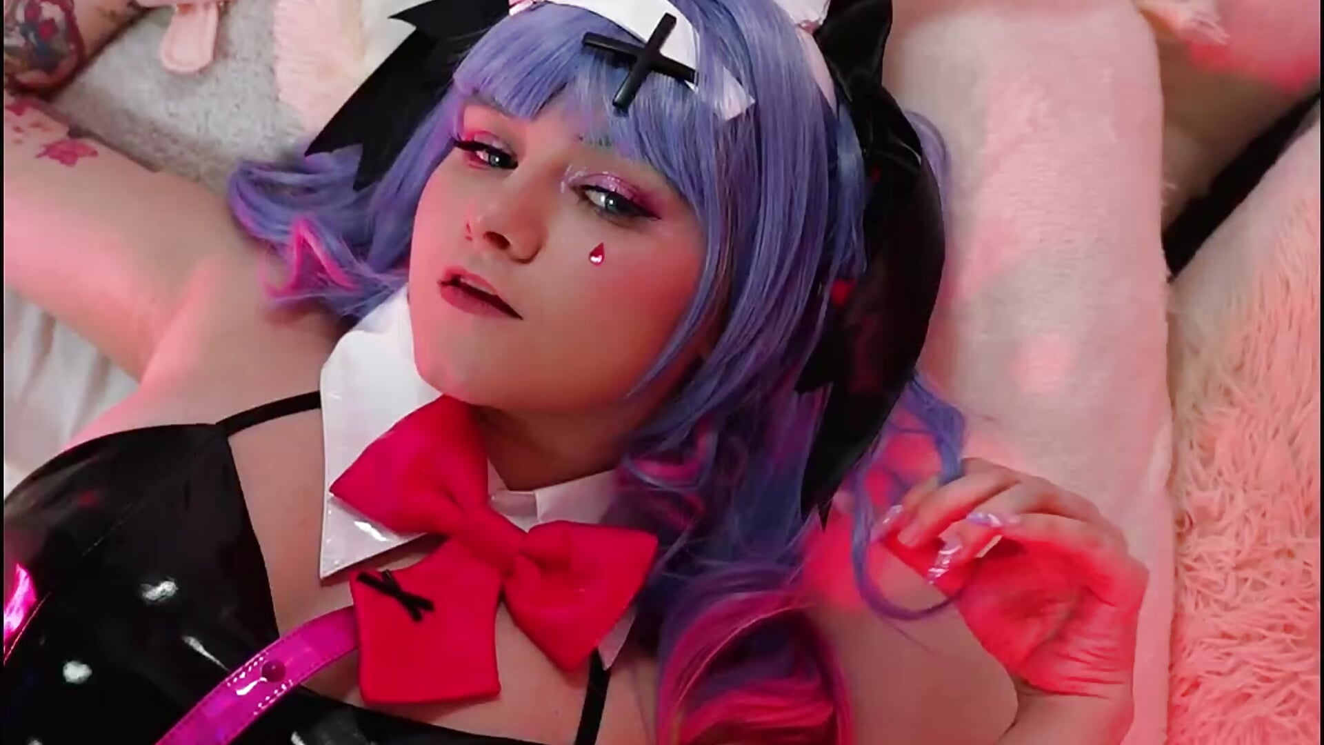 look into the eyes of your tied up bunny girl🐰