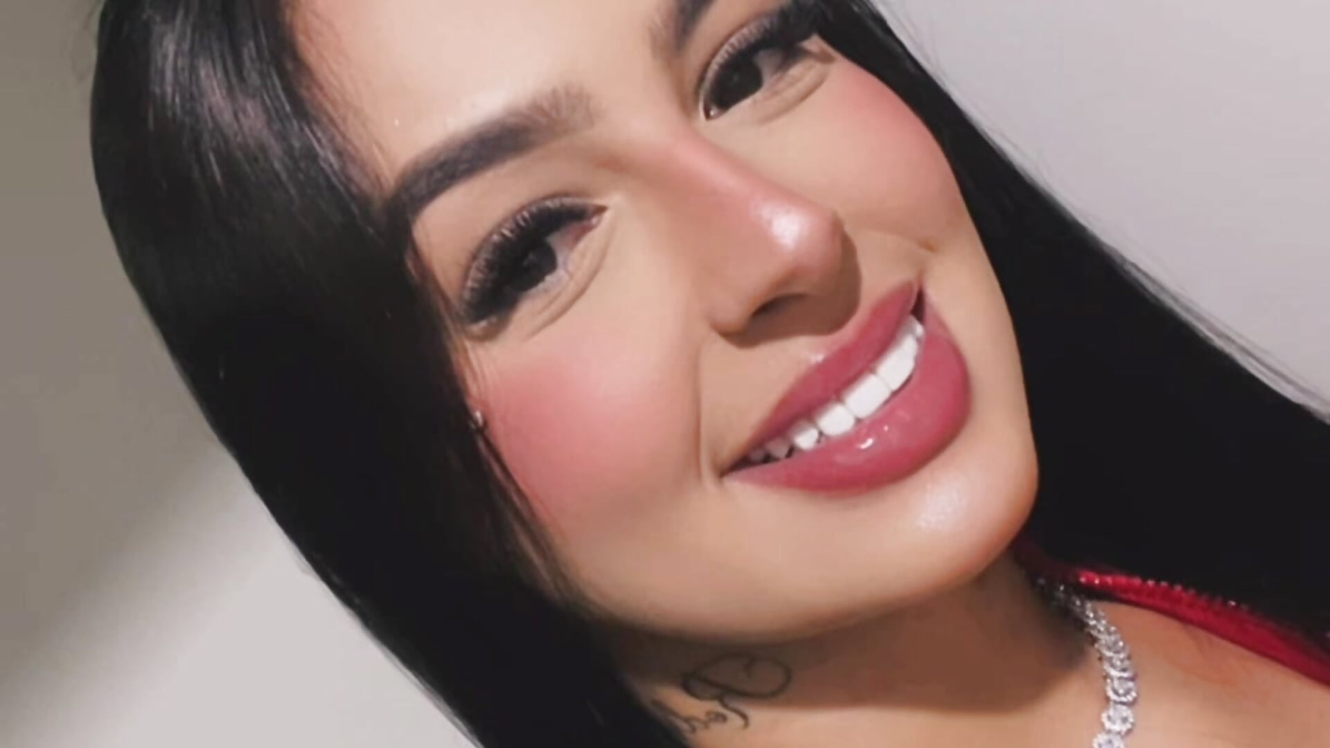 eai amor , gostou dessa novinha ? 💖 - video by jujuarantes__2026 cam model