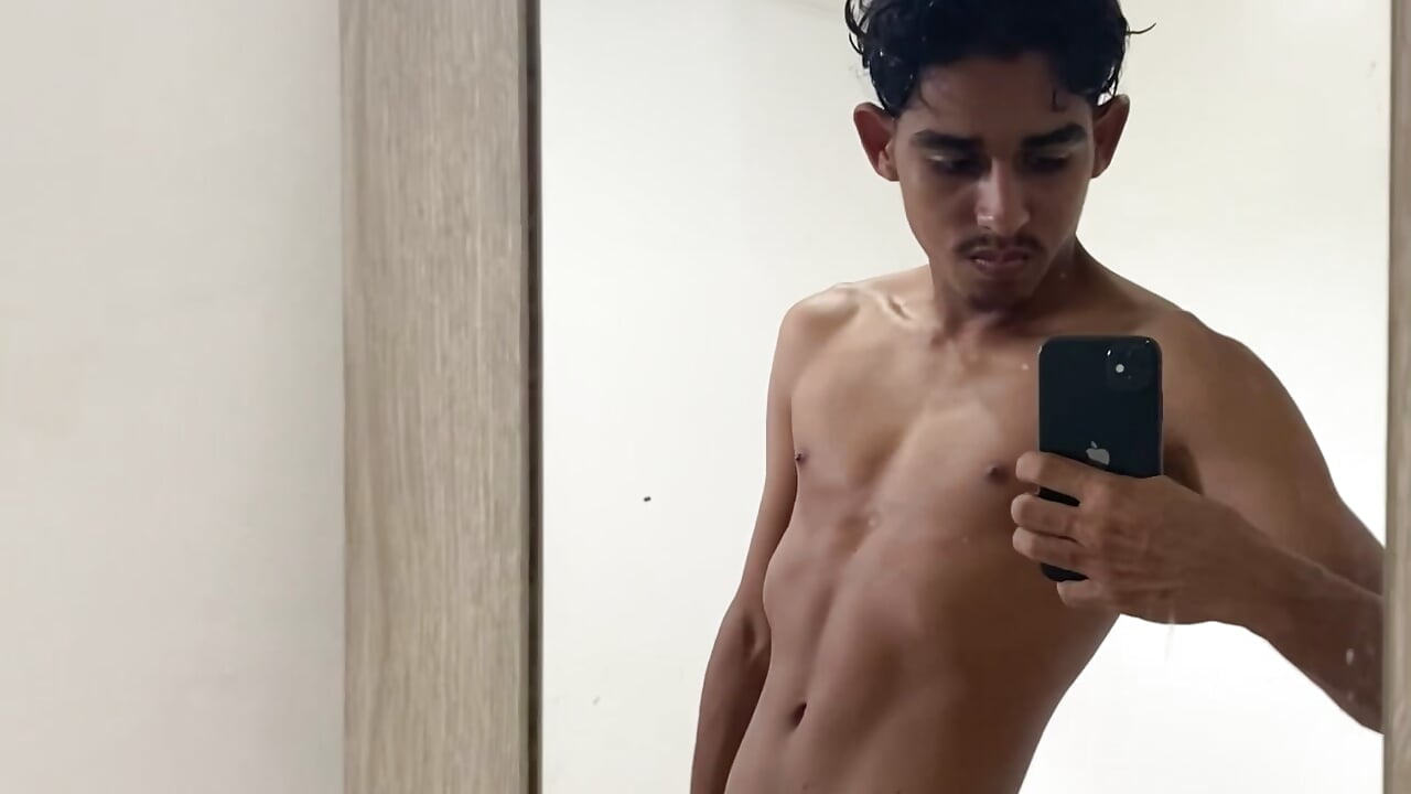 Cute boy 🏳️‍🌈❤️‍🔥 – видео вебкам-модели danny_hot23_