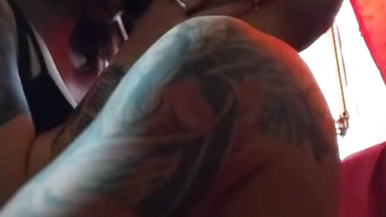 delicious kisses - video by demond_n_violet cam model