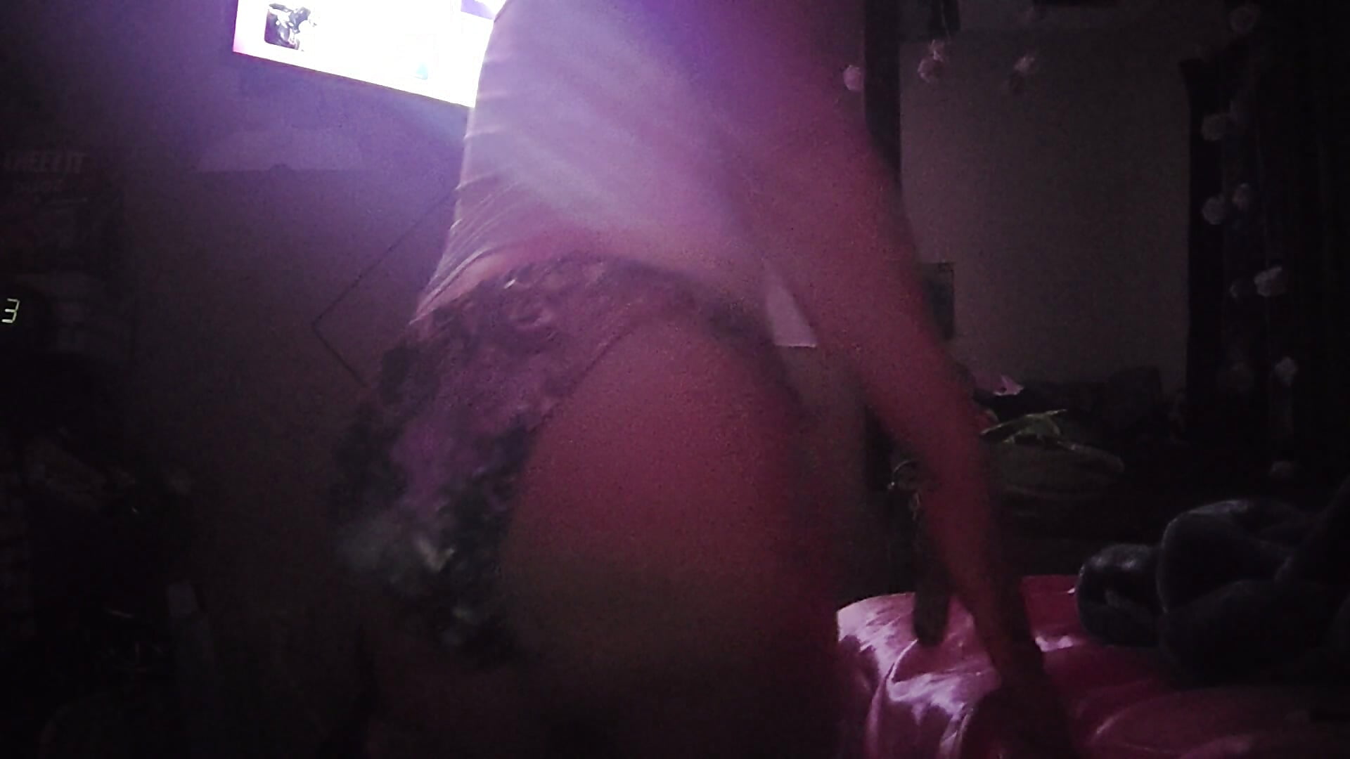 1000001094 - video av CrownedCuppa cam model