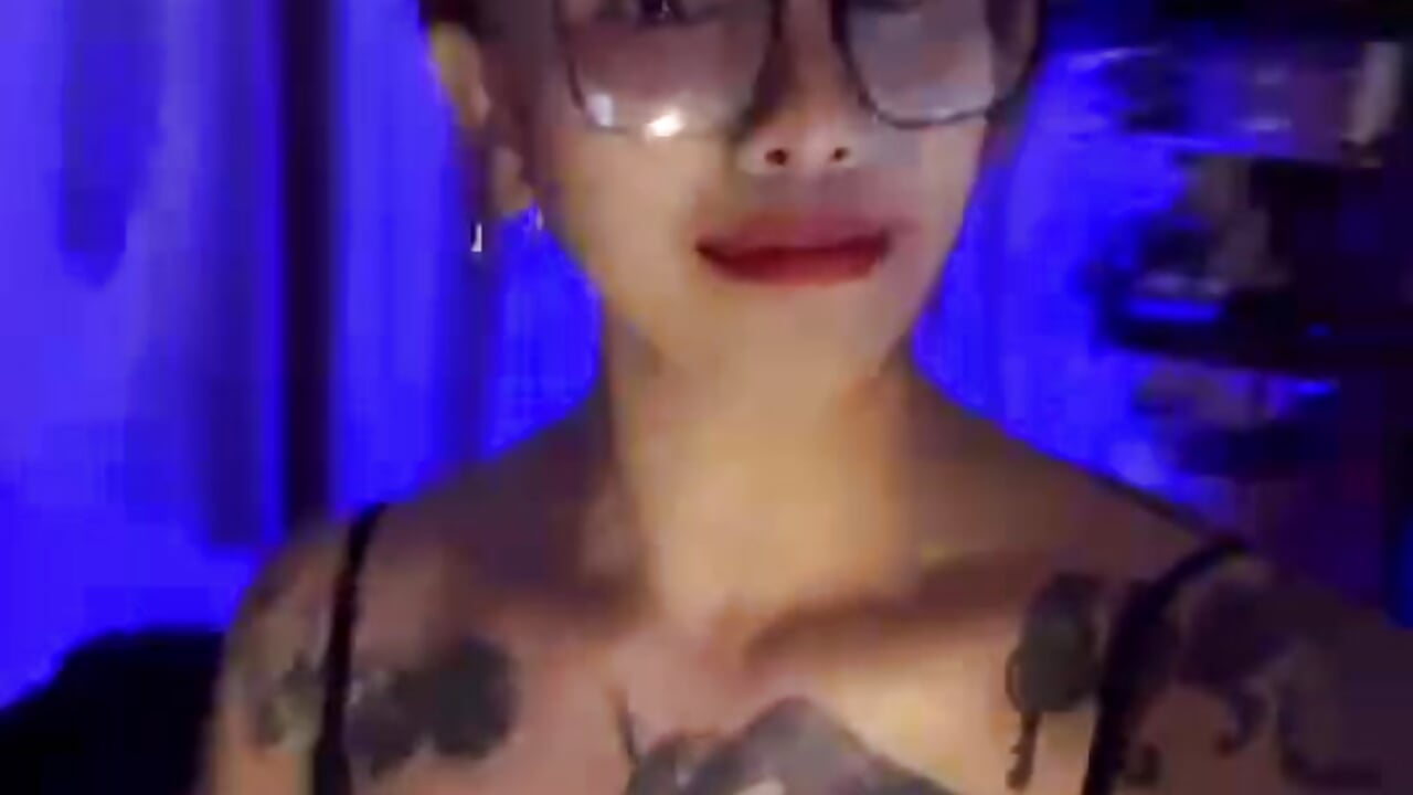 Messenger_creation_99E11F91-0148-4AD8-A5FF-4EEB2AFFBA50 - Video von TattooedTemptation88 Cam-Model