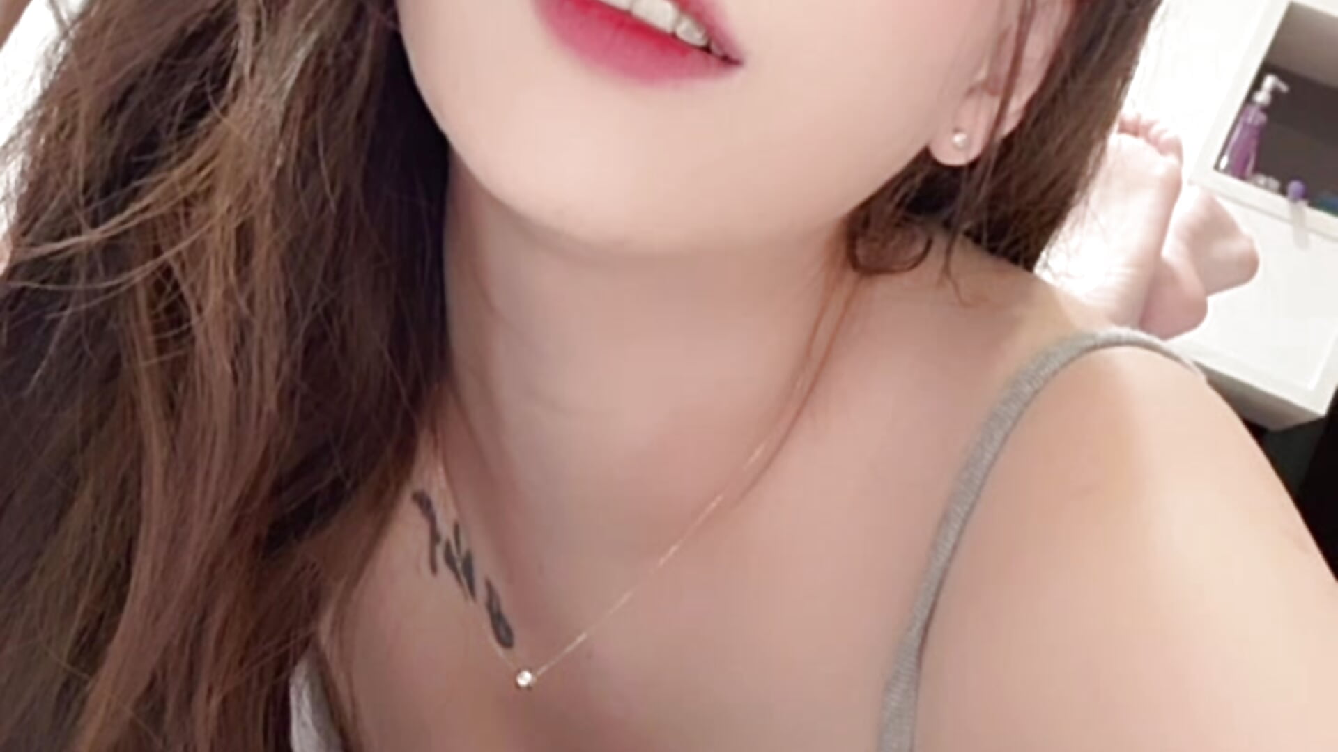 VID_20260817234240084 - clip cu whitecat13 model videochat