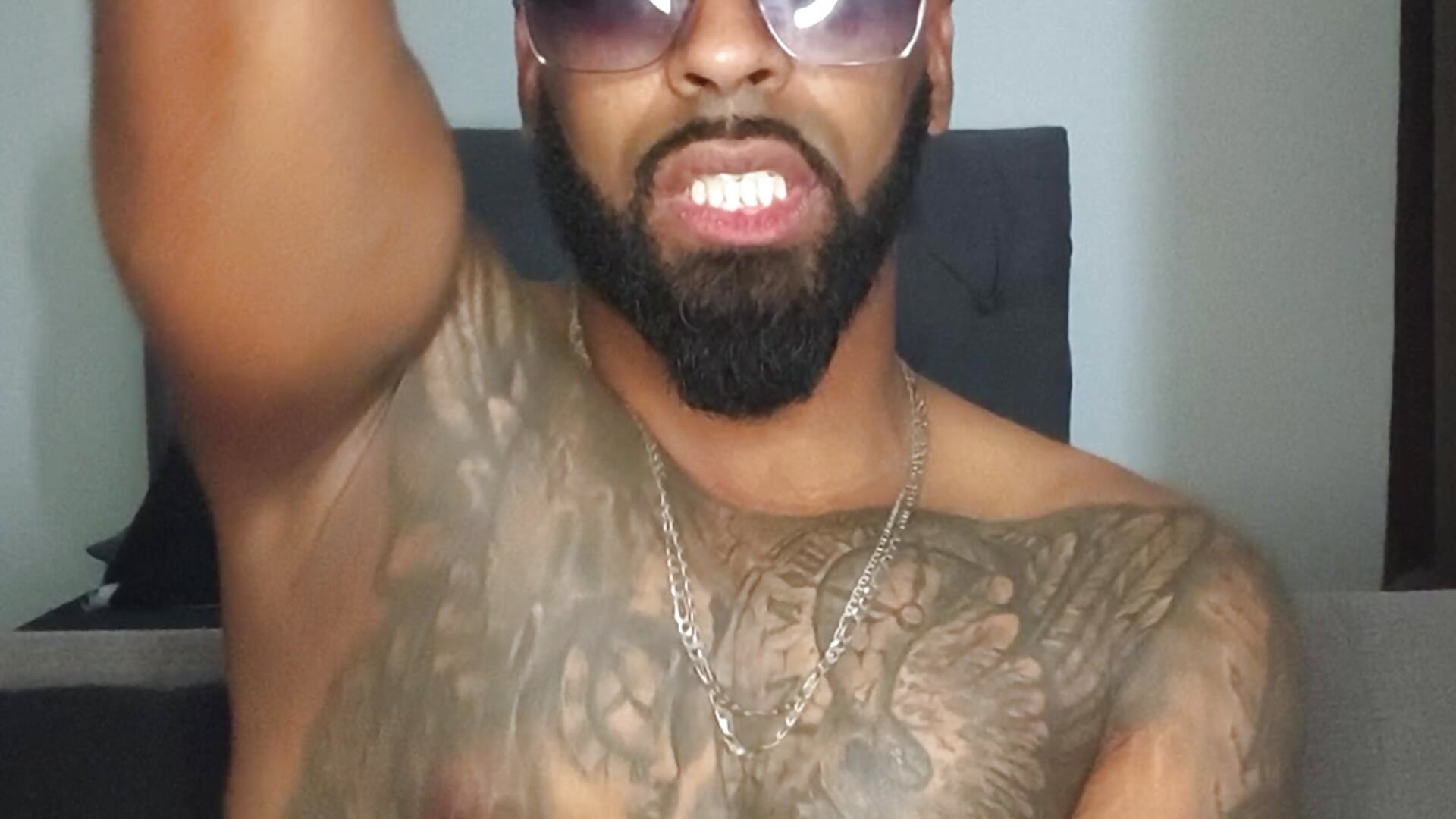 1000022390 - vidéo du modèle de showcams Chocoficial