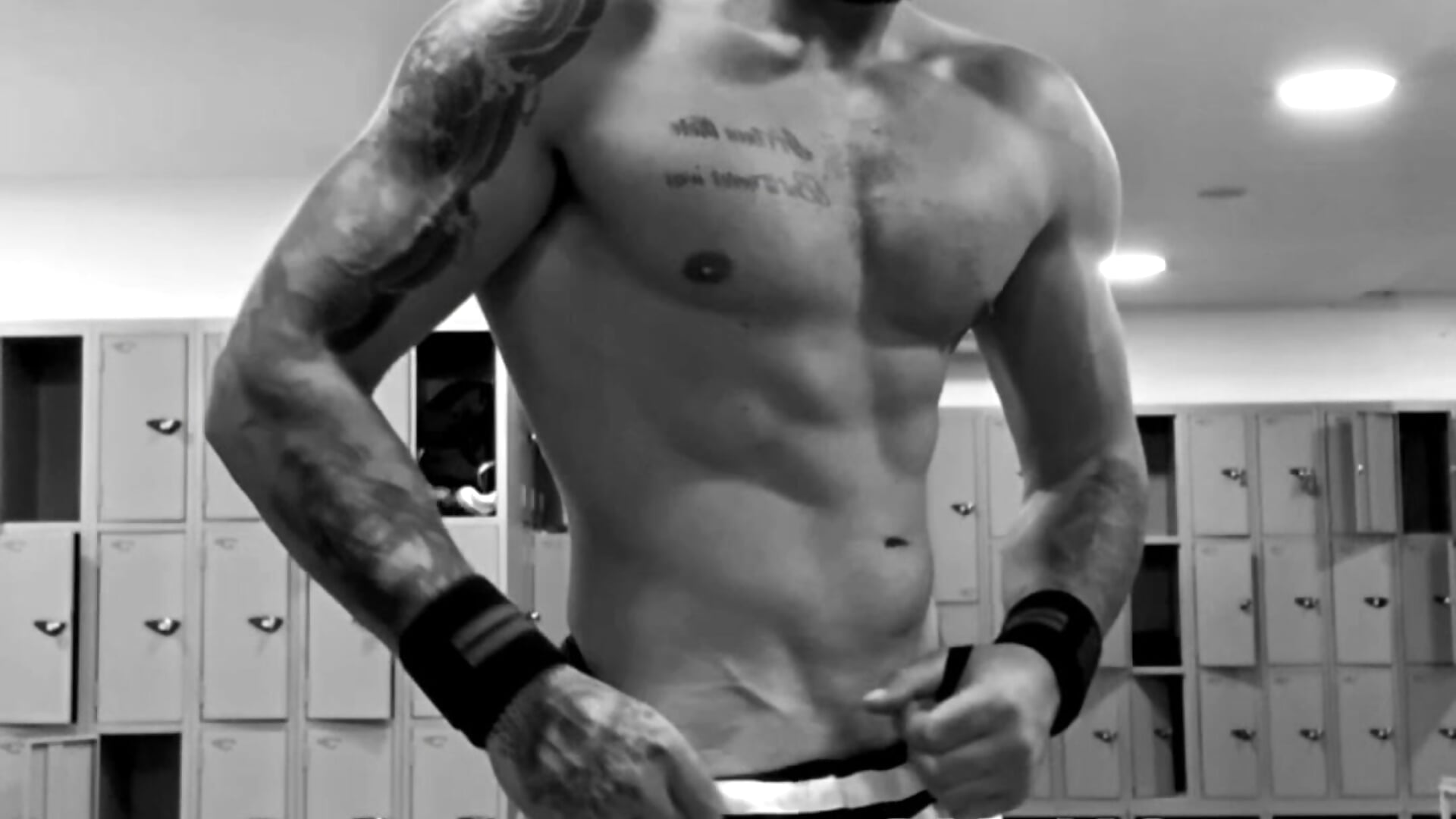 copy_85A44B15-6341-43E9-AB37-69544795819C - video by MasterRaylei1 cam model