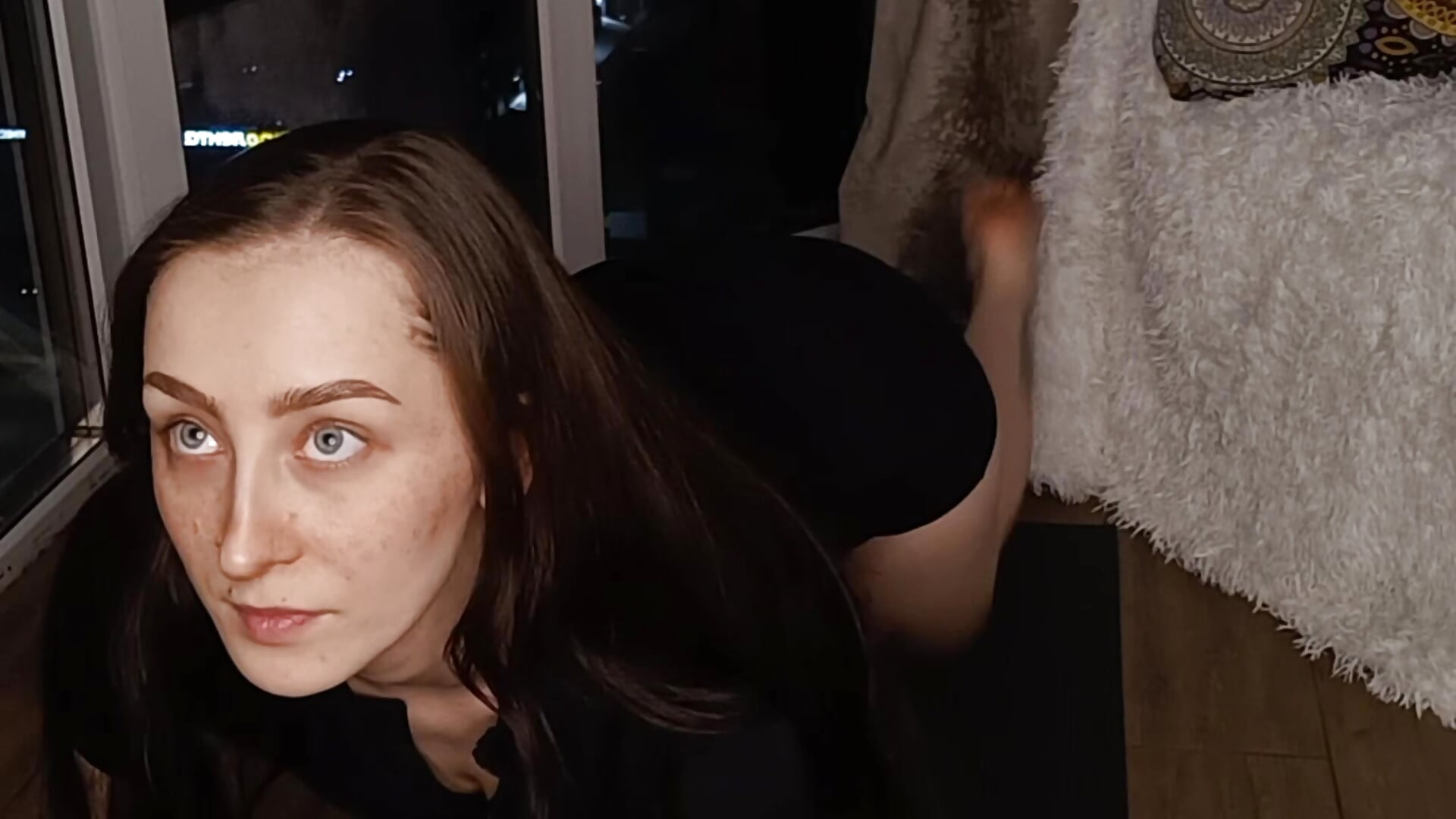 It's yoga time at home, but it seems like there's something interesting lurking at the very end.😁❤️