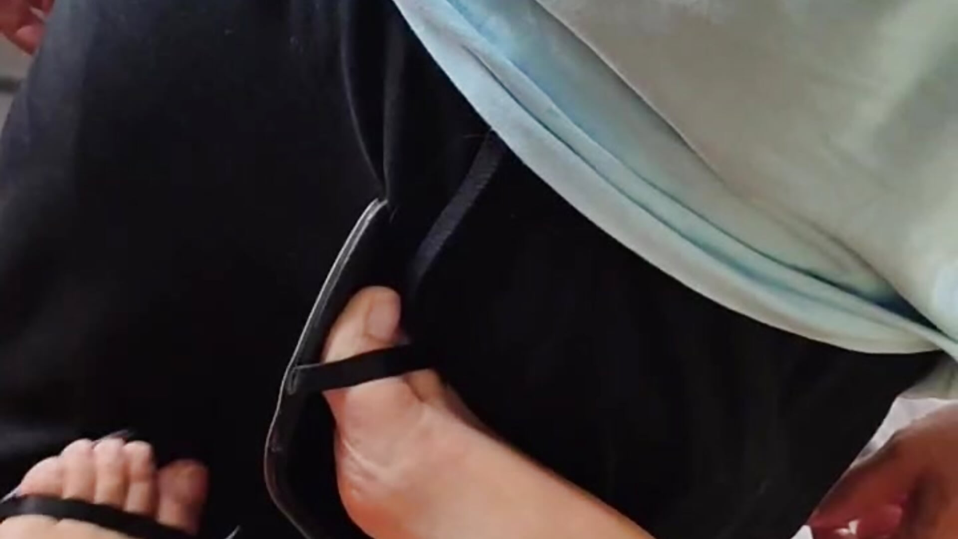Footjob, bj (first part)– SugarLily24 kameramodell videója