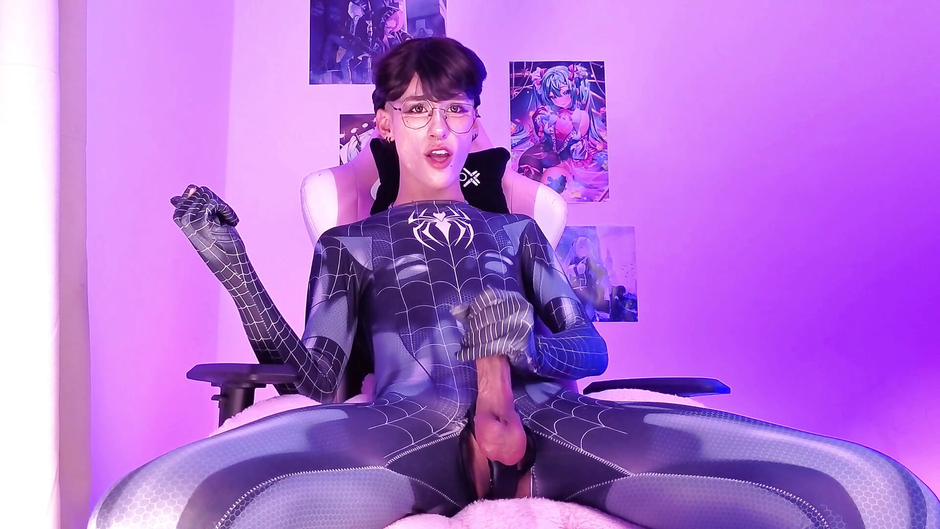 CUM EXPLOSIVE SPIDER-FEMBOY - vídeo de la modelo de cam Kitsuneplay_