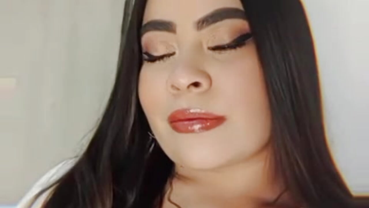 ❤️‍🔥 - فيديو من Monserratt_J موديل الكام