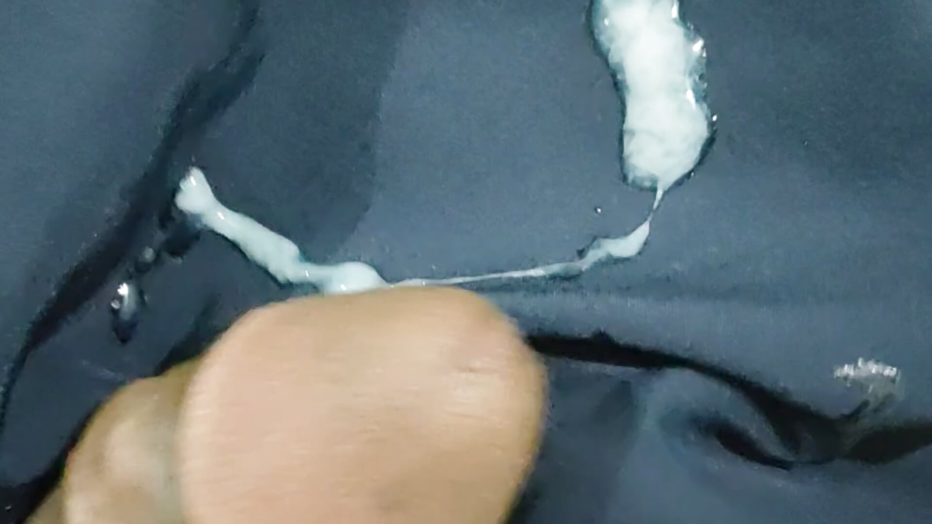 HUGE CUM💦 💦💦💦