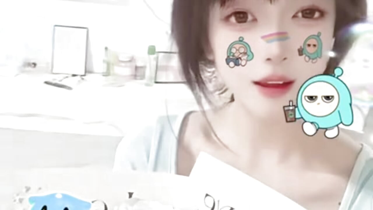 😊 - วิดีโอโดย ououla โมเดลแคม