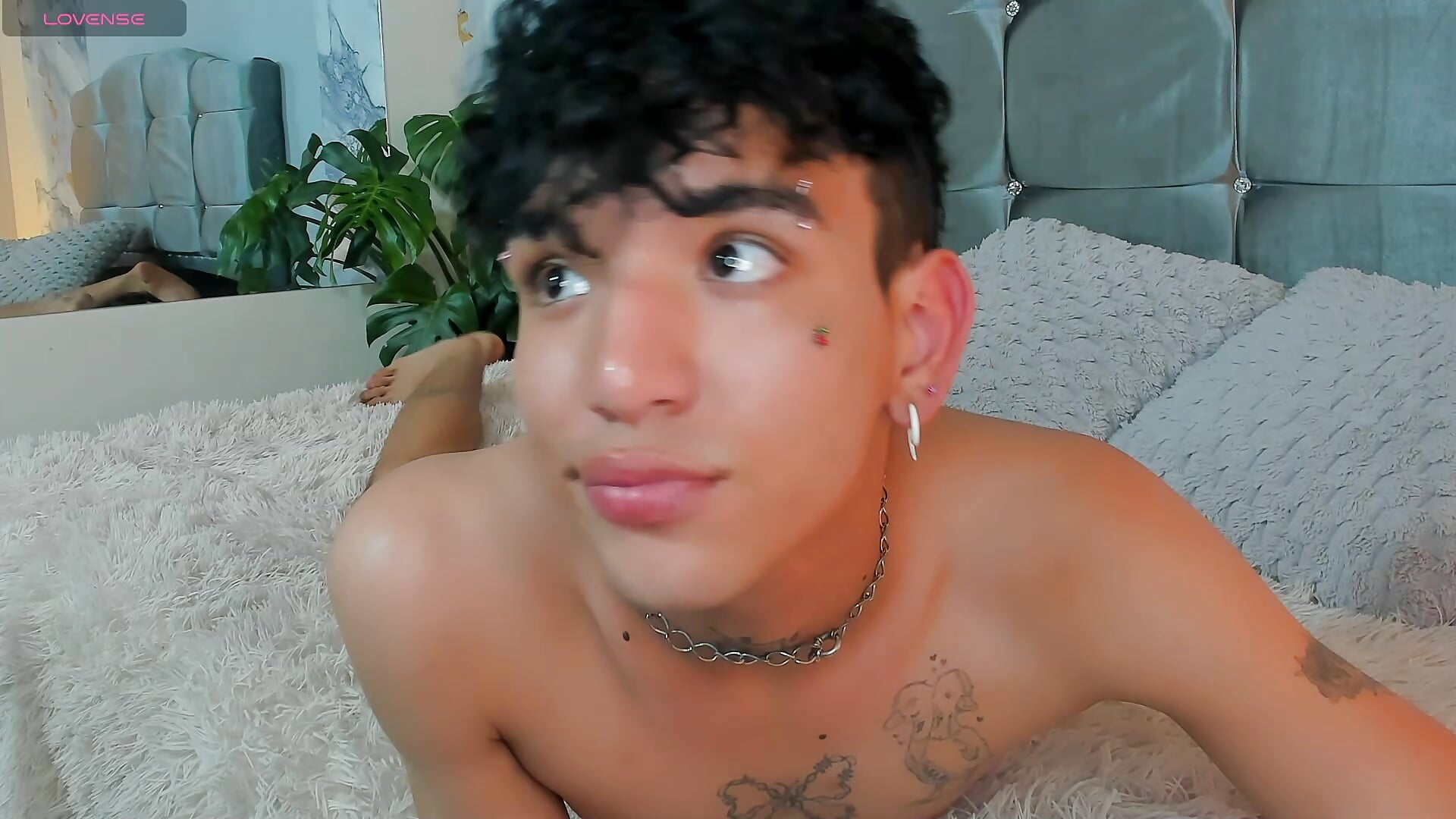 pirsings - video di Hellish_centipede modella di cam