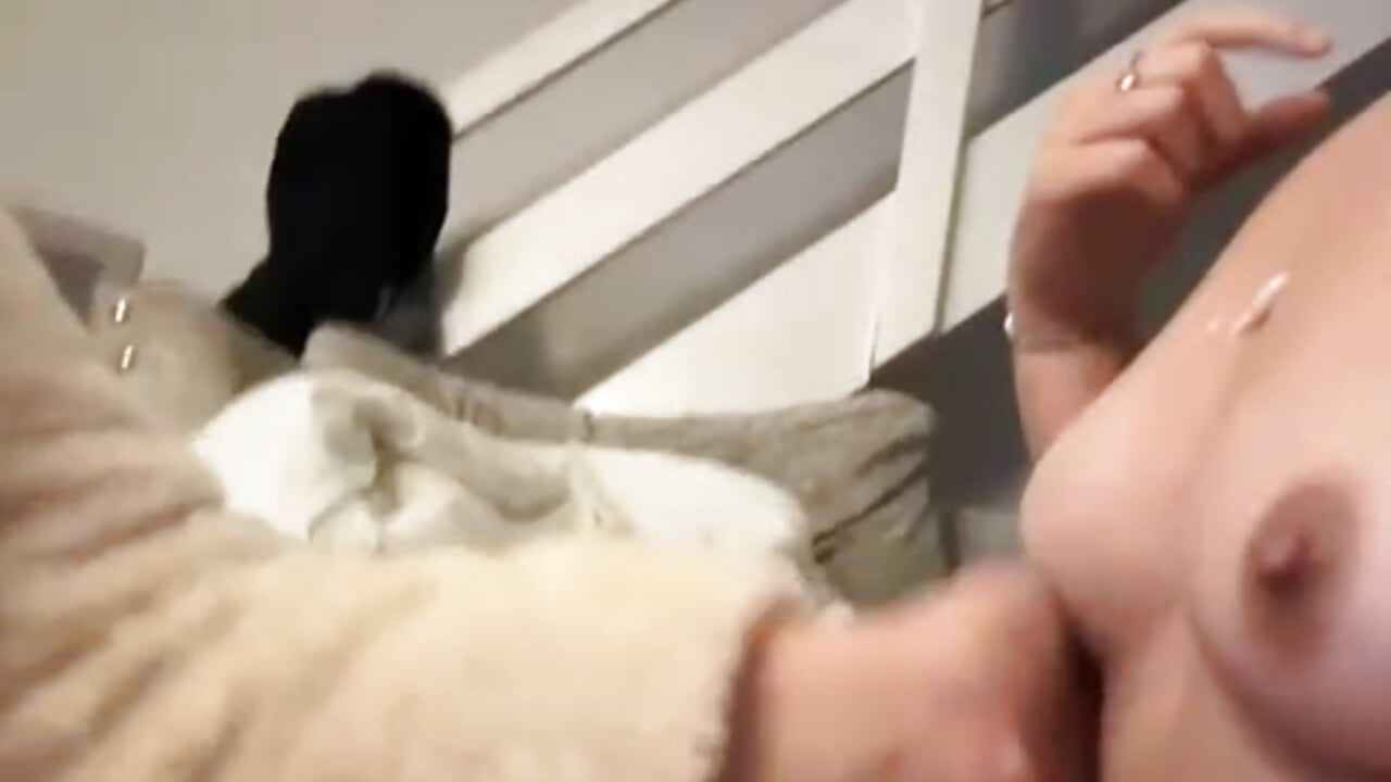 Gg oil boobs video 😘 - video av KatieCeexx cam model