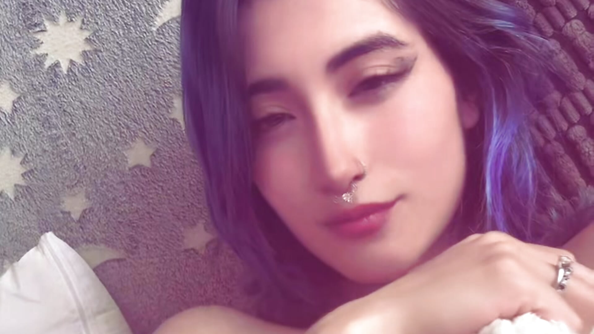 🫠 - فيديو من LunaisBack موديل الكام