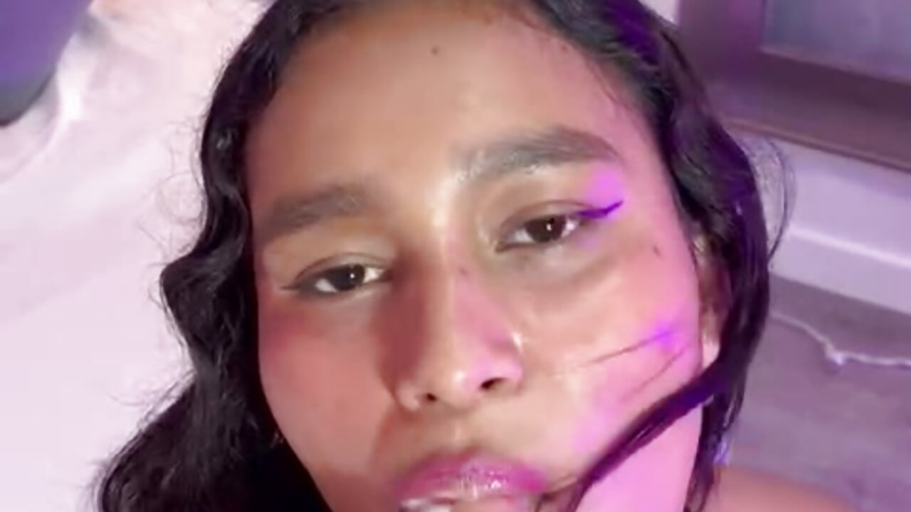 your princess - video by Sara_Channel01 cam model