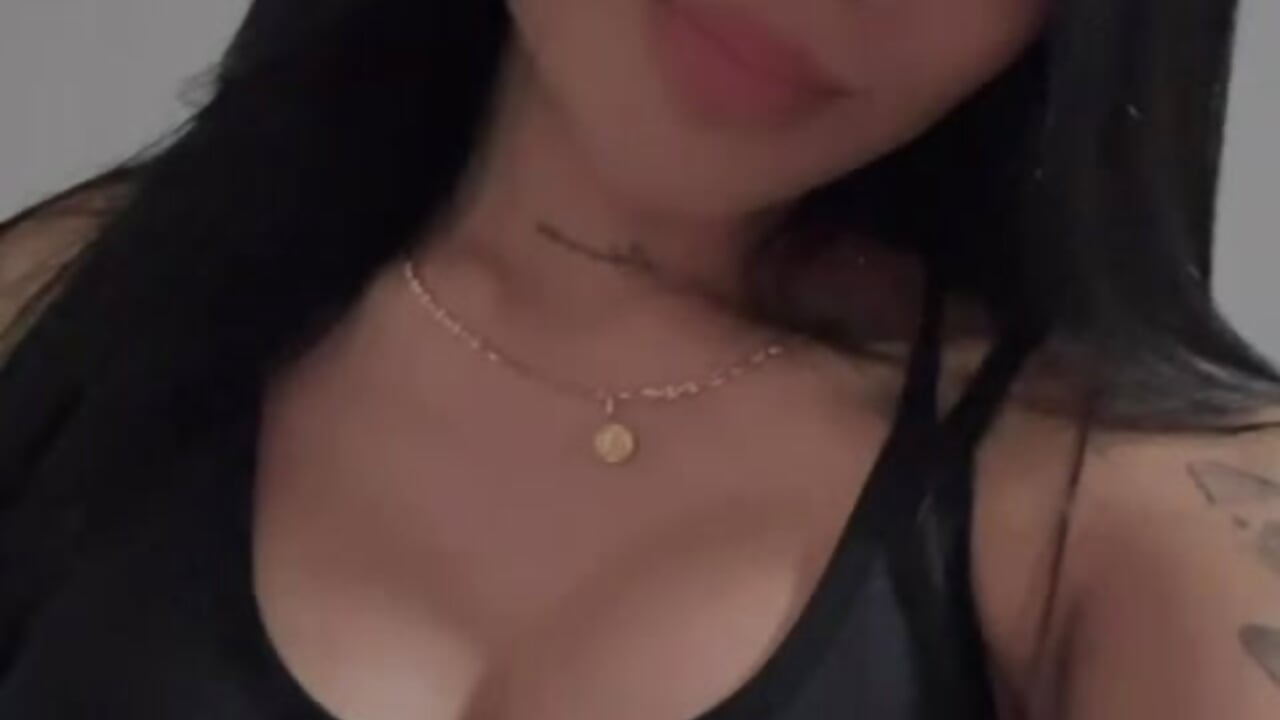 Flirtatious and cute 🥰 - vídeo de Sarah_Hinata modelo de câmara