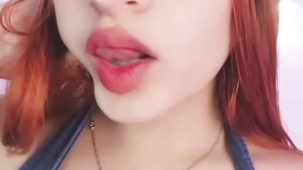 Hot girl here!! - video by Elyn_Leones cam model