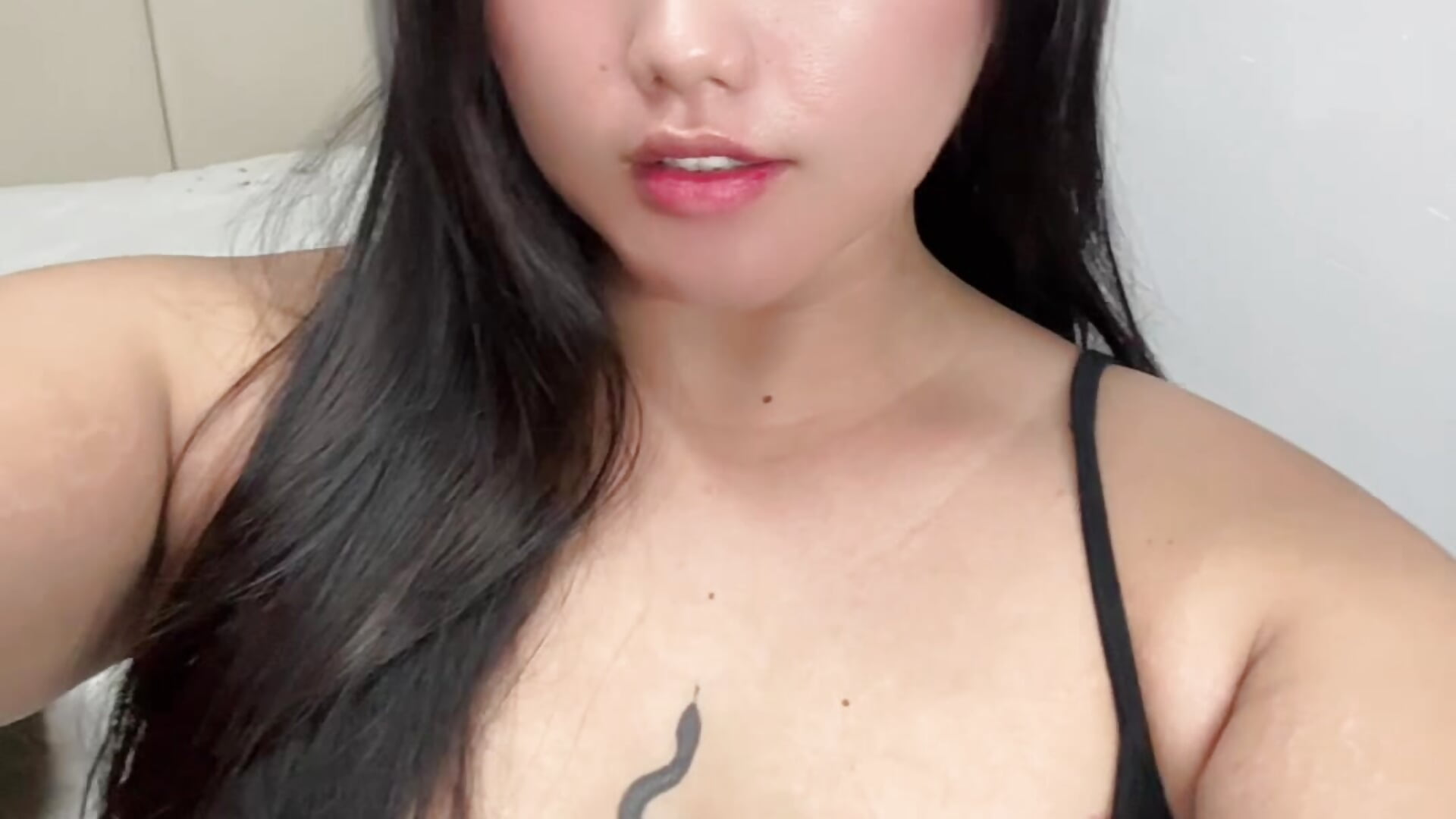 28b4194956cf436a961e47eeece96eb3.mov - video di Sweet_megan08 modella di cam