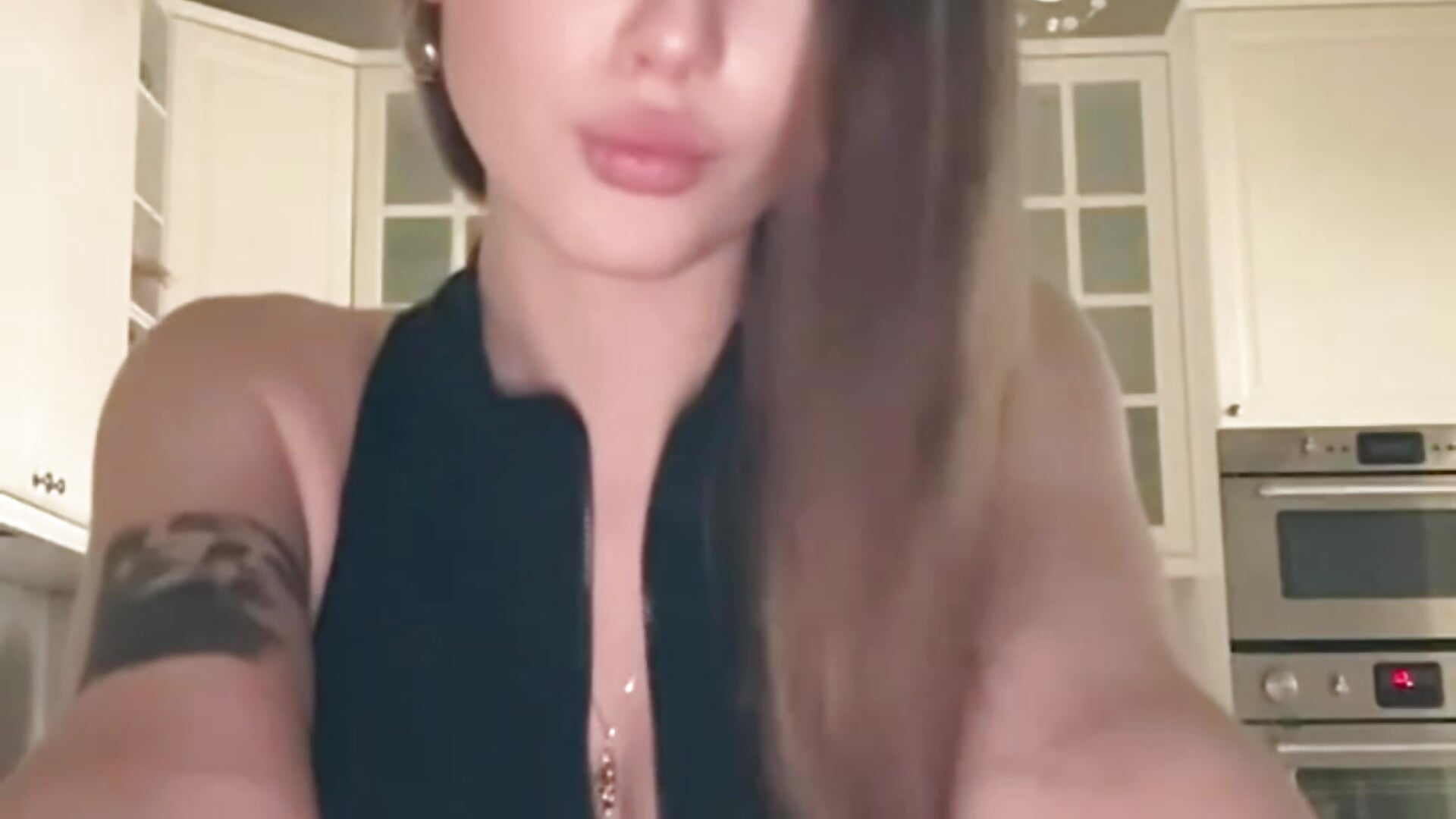 A little tease - video by Ellya_me cam model