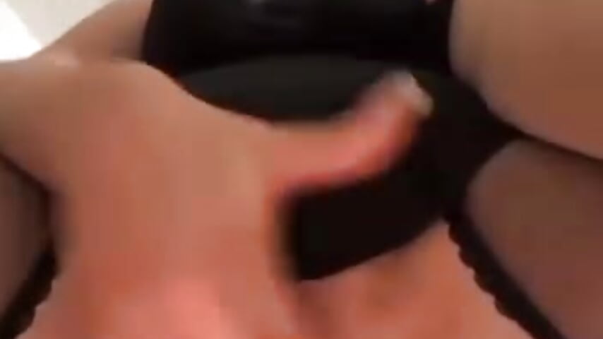 Squirt with a diode - video di BabyKamiTV modella di cam