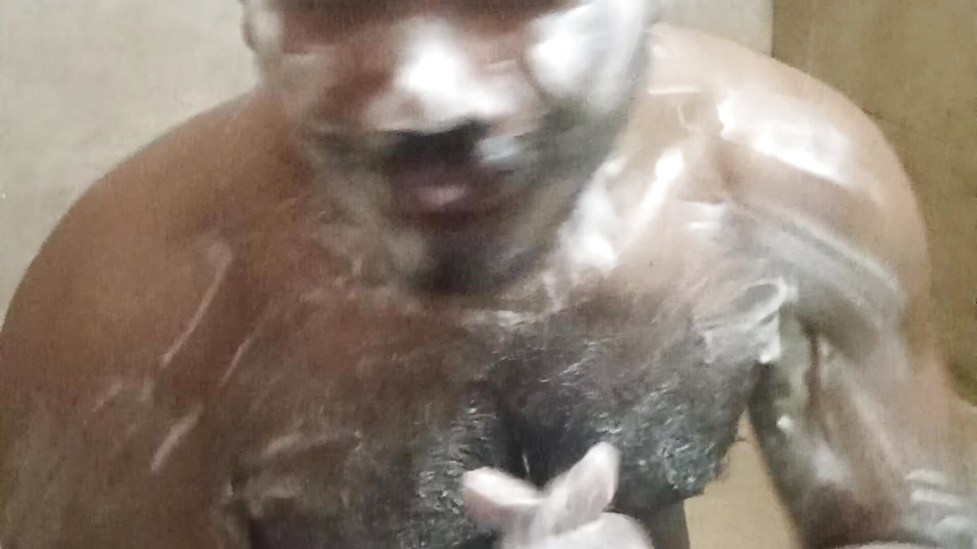 A private shower moment you don’t want to miss. Real vibes, face reveal, and exclusive content only - video của người mẫu cam Jack8967