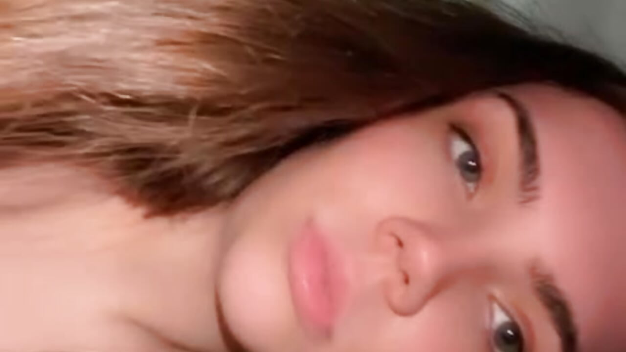 Dildo riding - video by anniemarie356 cam model