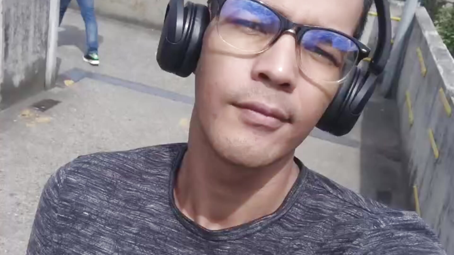 Hey - فيديو من Pikashu7u7 موديل الكام