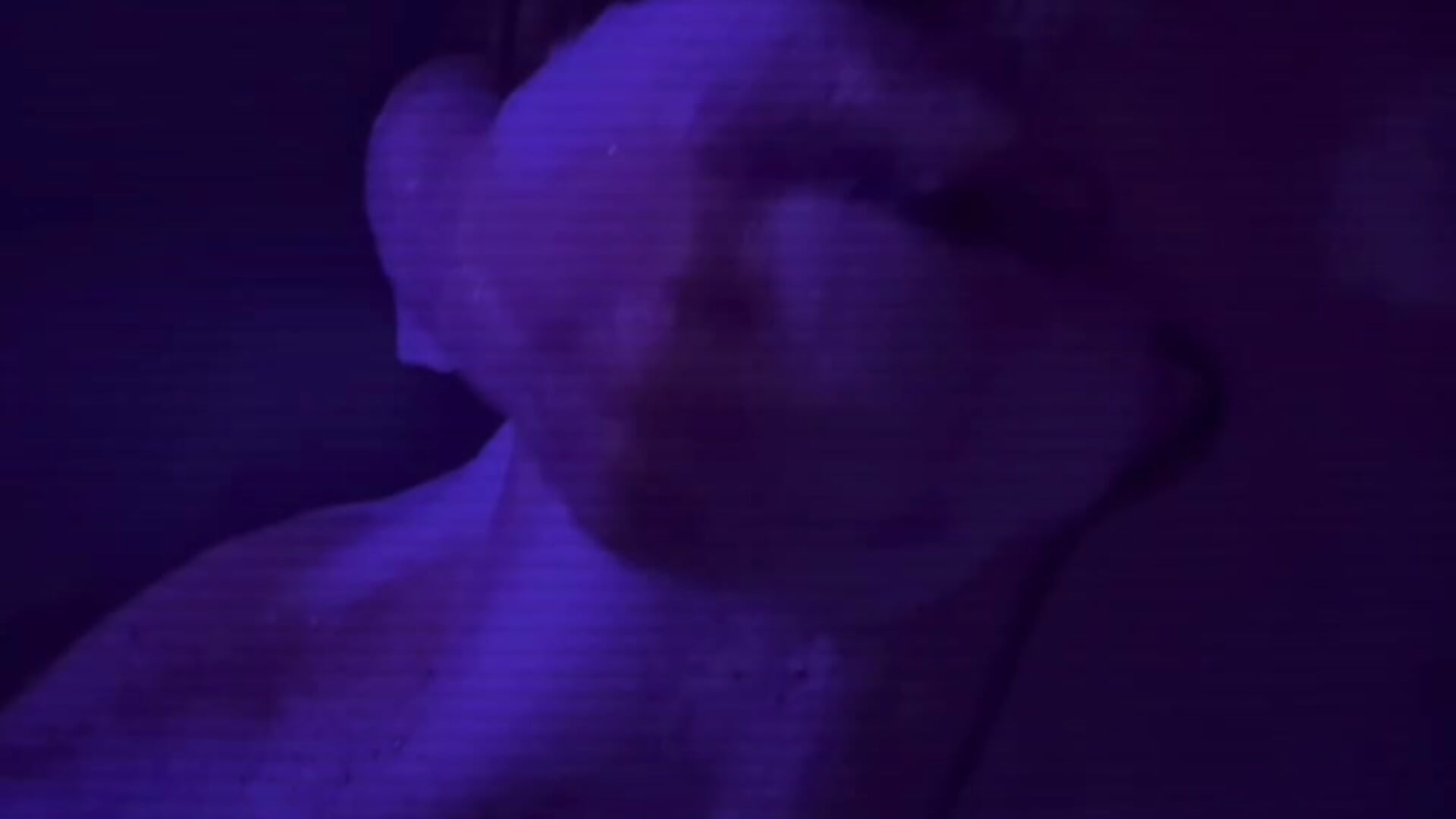 bubbles trying to cover my sweet nipples,blow them! - відео від вебкаммоделі SirenThalassa