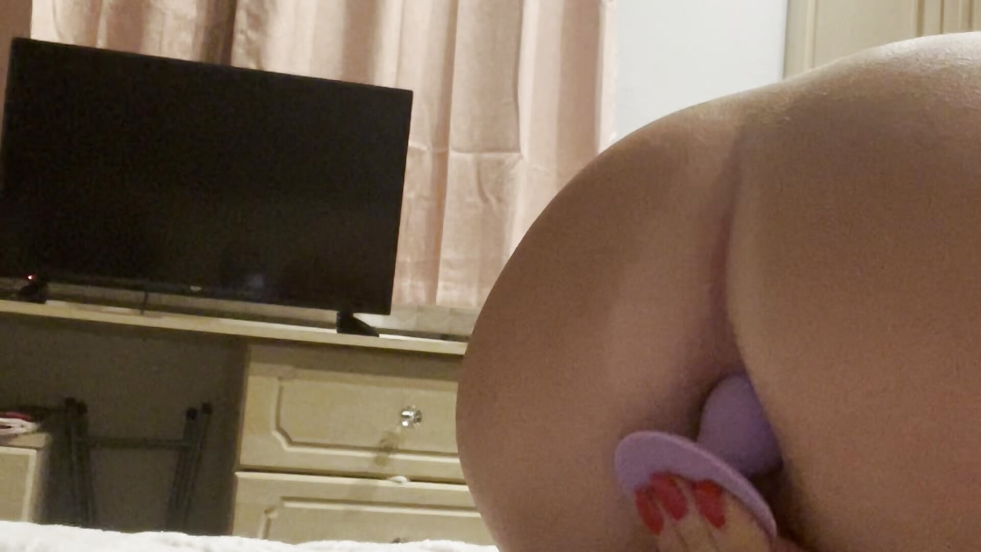 Ass play (large butt plug) - video av Nova-Vixen cam-modell