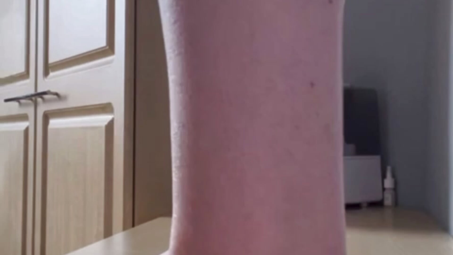 Walking barefoot - Video von Nova-Vixen Cam-Model