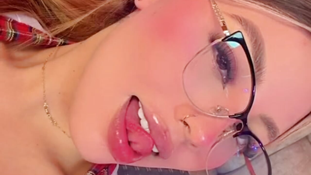 your pretty schoolgirl - فيديو من Miah_Stewart موديل الكام