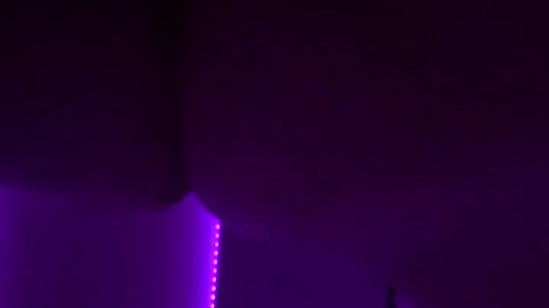 I sit on your face – video af SkyEmily cam-model