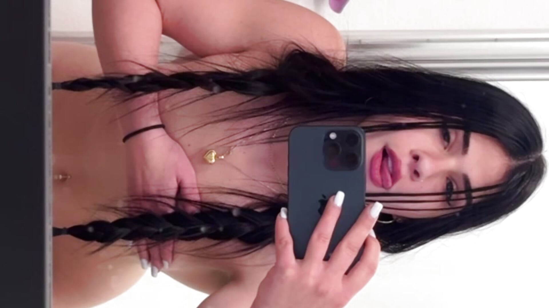 283F0B36-A30A-4A25-B0FE-11EF599BC931 - video by bibi_fitness cam model