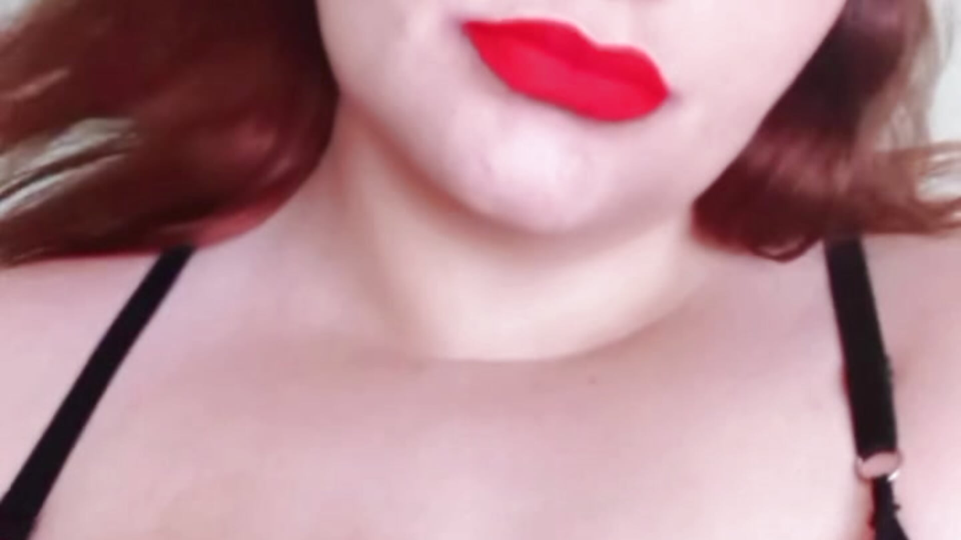 Que calor - video oleh model kamera baddiebbw