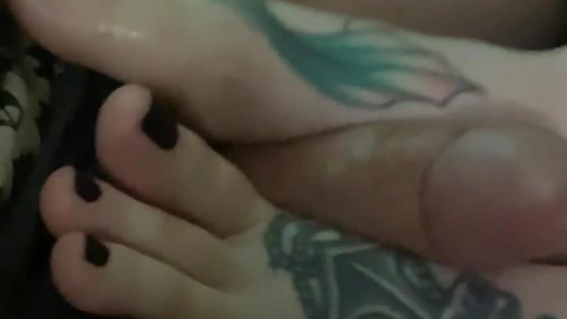 foot job for my feet babes - video by 2feral cam model