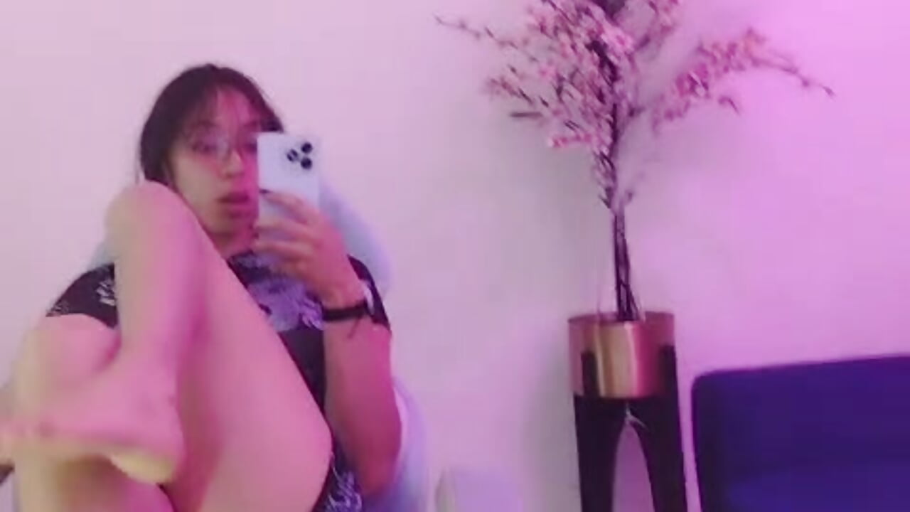 🦶🤩🥰