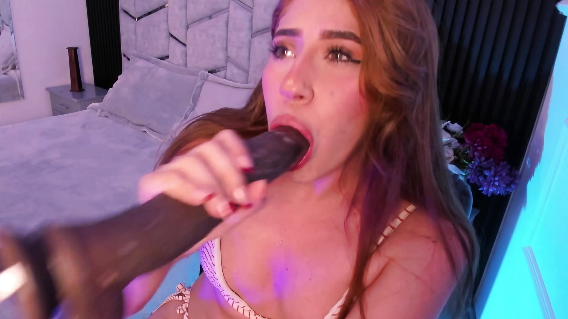 A flood of saliva - Ariablakee 캠 모델의 동영상