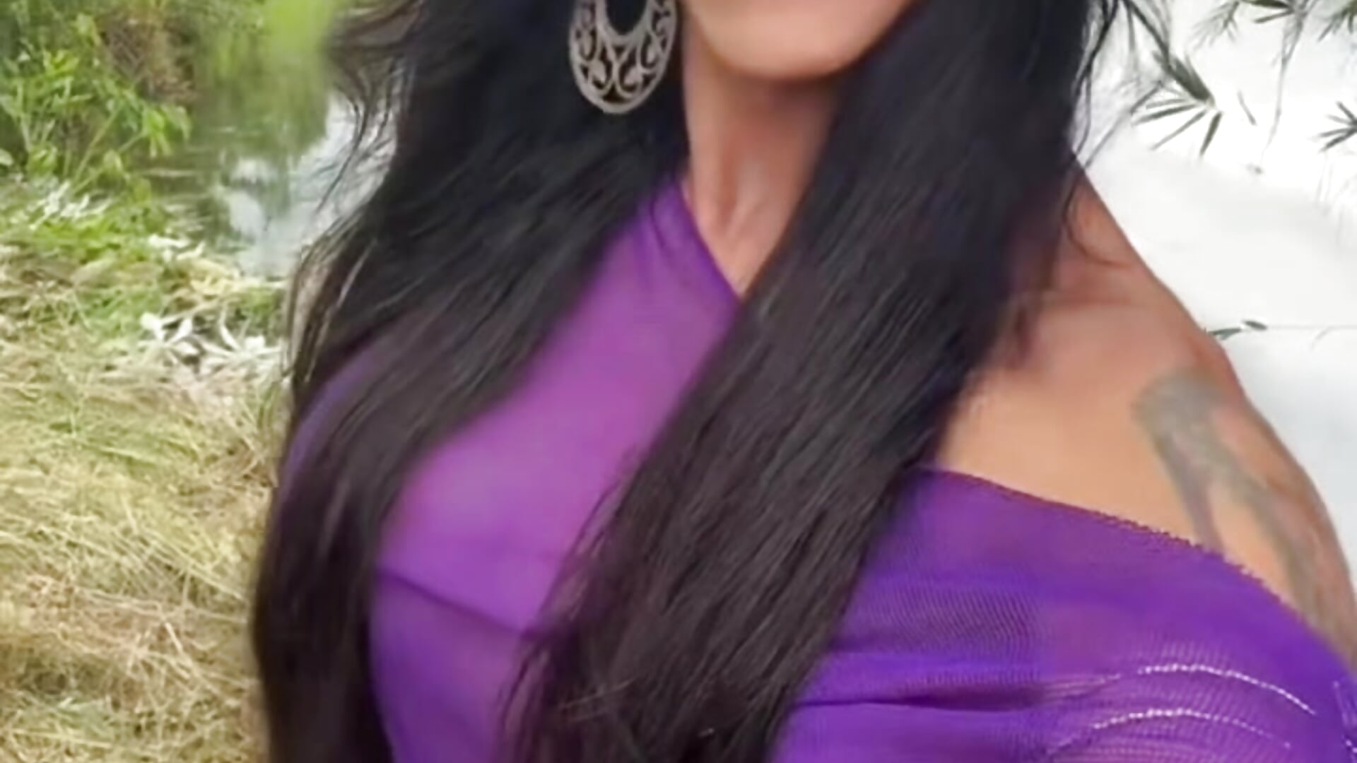 copy_679F6635-48DD-492C-AA2B-0661008147BA.mov - video van ThalyaHotTrans cam-model