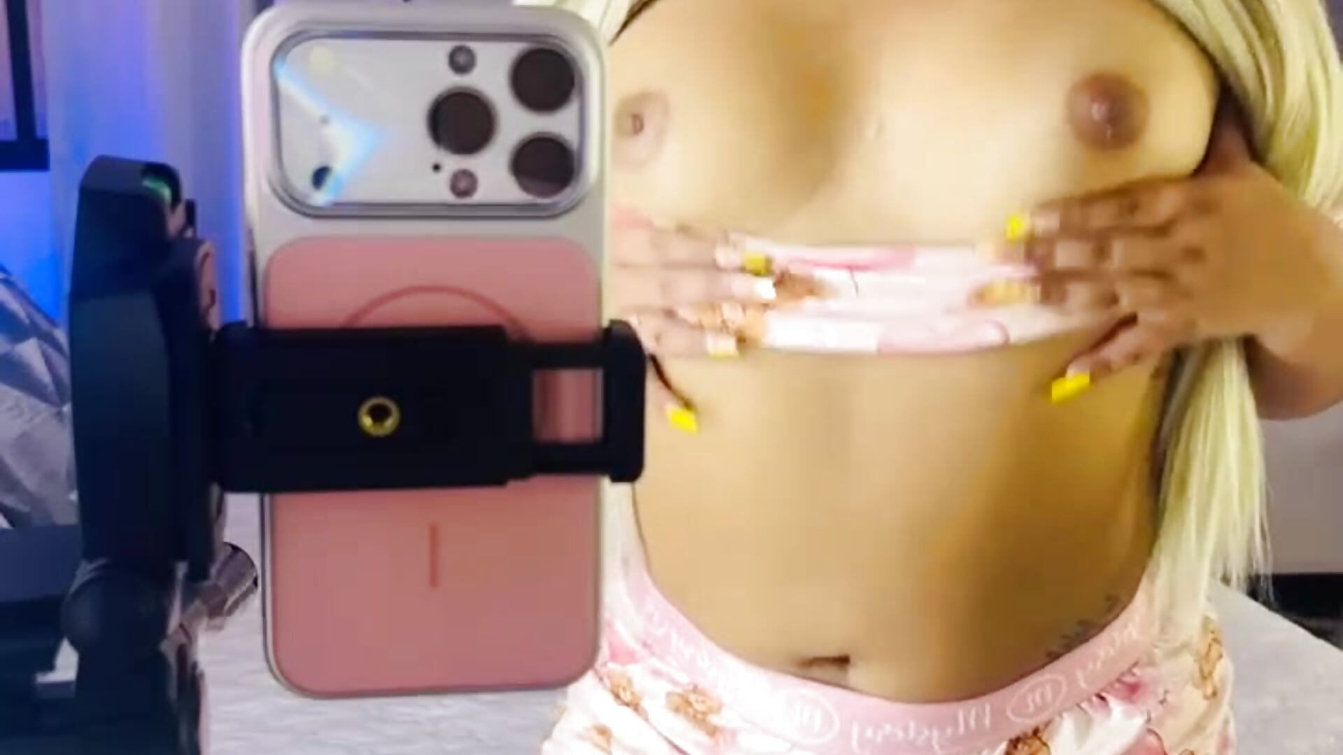 WhatsApp Video 2026-01-23 at 8.16.44 PM (3).mp4 - video av Liaevans__ cam model