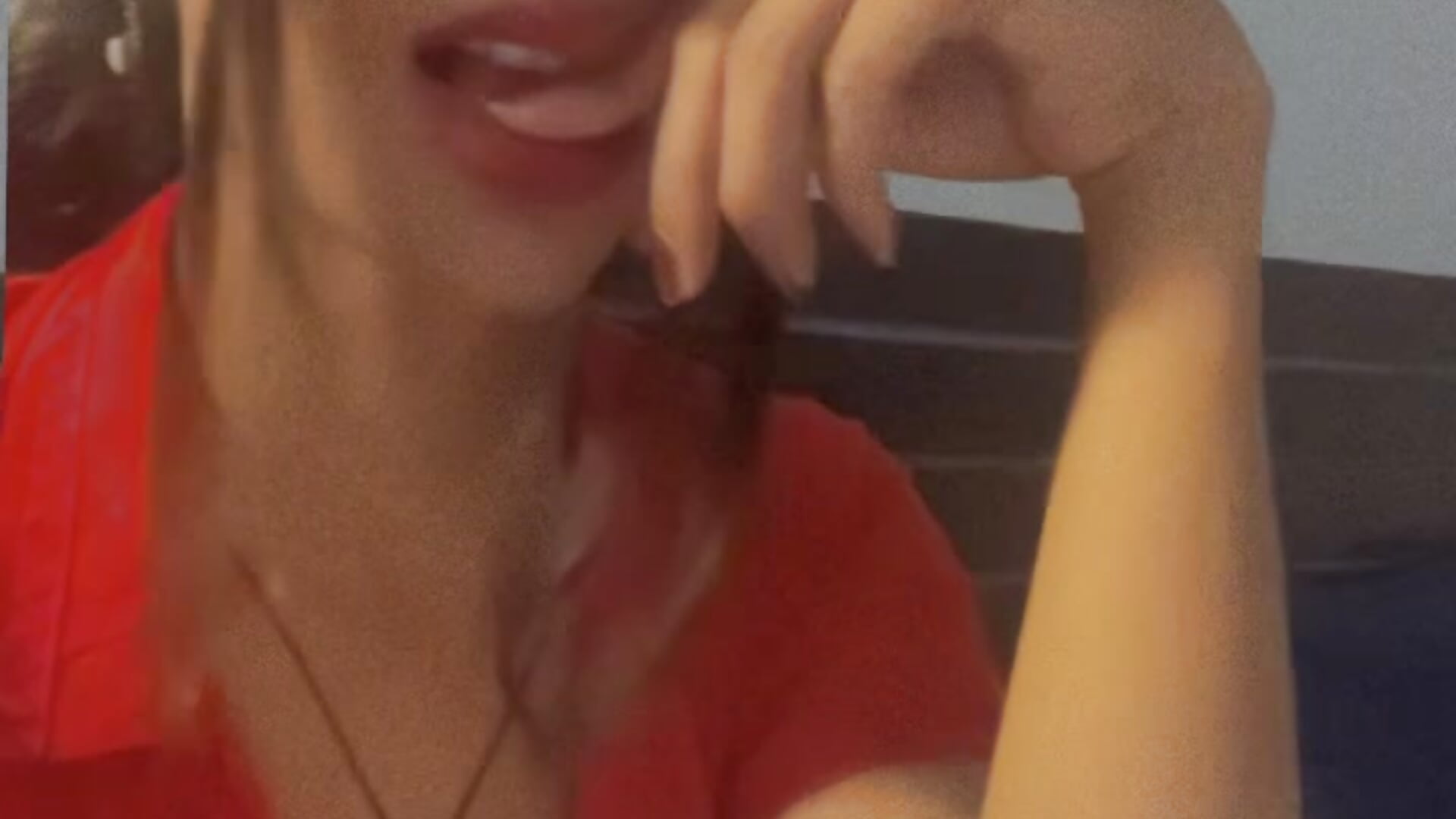 4A9034D7-FC78-49E4-BA12-D833BEB24EBB – video modela na kameri Alisha_Bebo_Jaan