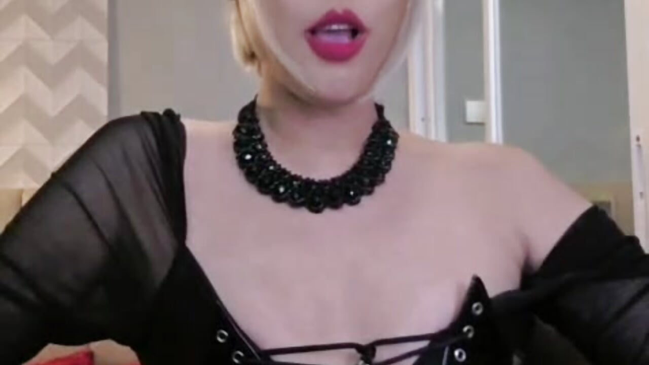 WORSHIP ME - วิดีโอโดย BEYBIDOMME โมเดลแคม