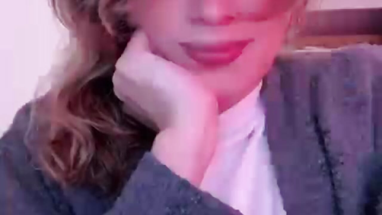 look at my eyes and lips explosion of sensuality