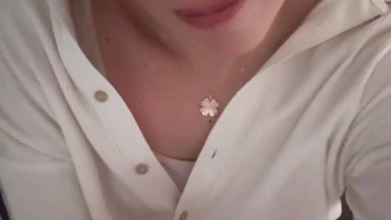 knowing look – видео вебкам-модели milablossom01