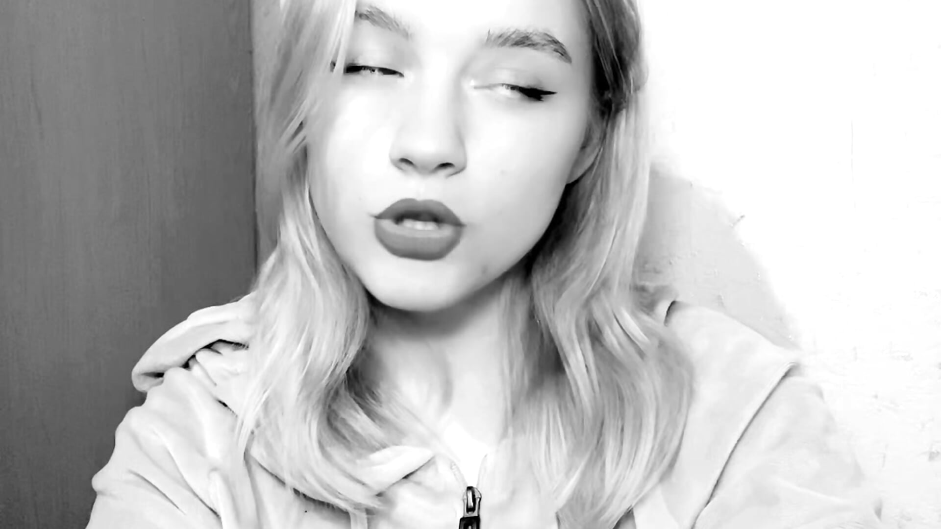 fb357ee94ad84bcf92477d6a6110daea - video by Dami1820 cam model