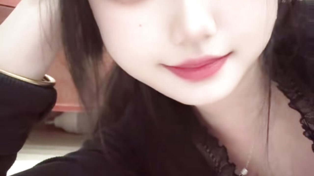 摸鱼中~ - video by xiaoguai99 cam model