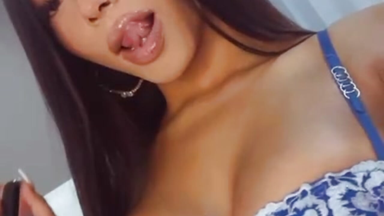 Do you like the color blue?💎 - Video von tinaqueen_noa Cam-Model