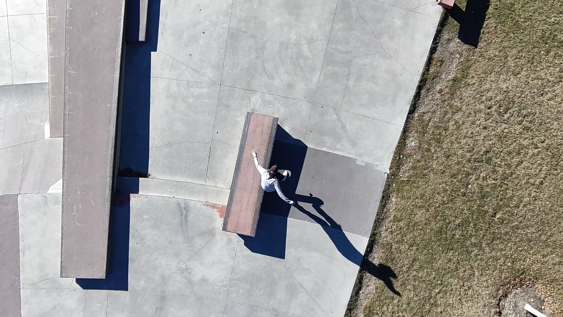 NoseSlide - vidéo du modèle de showcams skateboardskate
